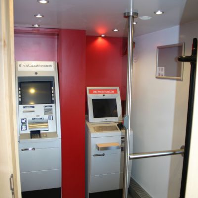 Mobile Geschäftsstelle - Van Ausbau mit Bankomat